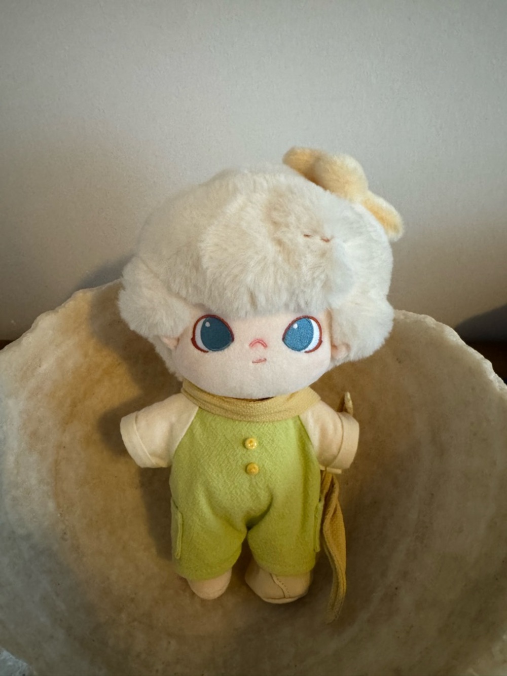 Dimoo - Plush Doll with Blue Eyes and Cream Hair Pop mart